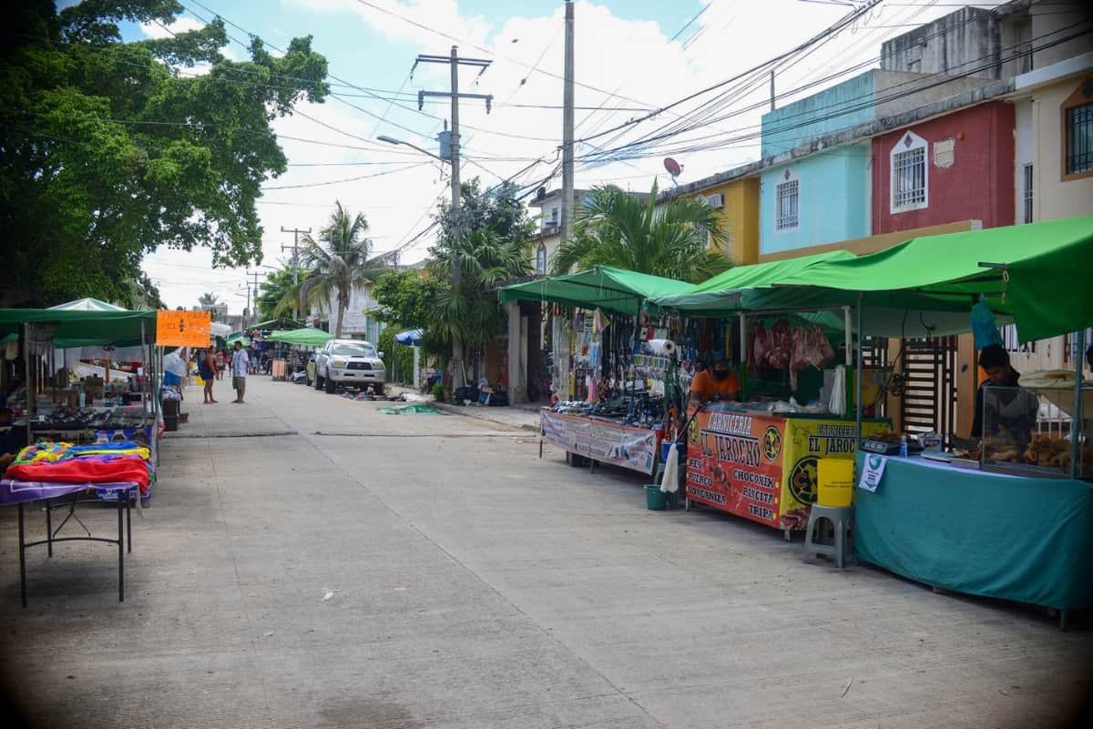Alertan a tianguistas sobre el riesgo de clausuras en Cancún