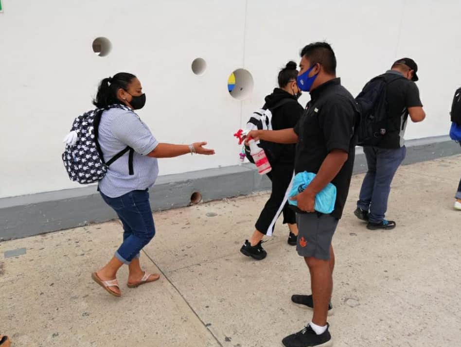 Refuerzan controles sanitarios en muelles de Cozumel e Isla Mujeres