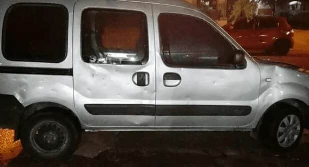 Hombre de 28 años raya auto de su papá y lo amenaza porque no le quiso dar dinero