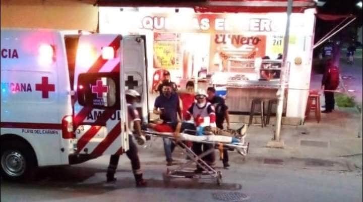 Balean a empleado de taquerías El Ñero en Playa del Carmen