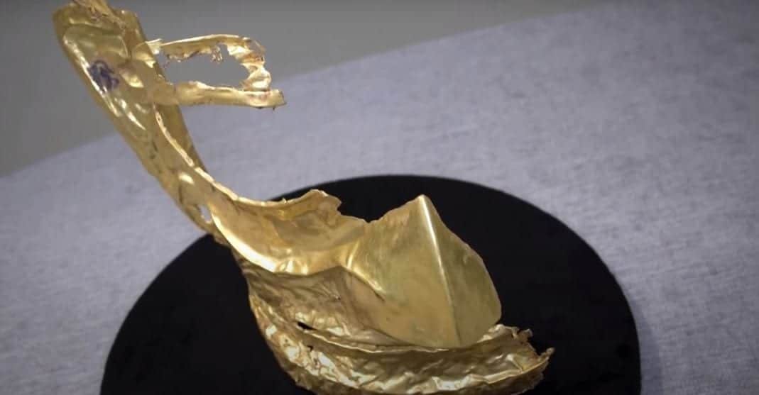 Encuentran en China una máscara de oro de misteriosa civilización, tiene más de 3 mil años