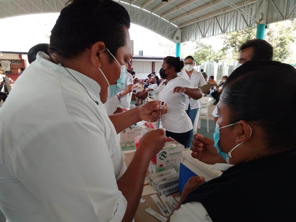 Llegan más vacunas a Quintana Roo; hay 6 mil sin definir dónde se aplicarán