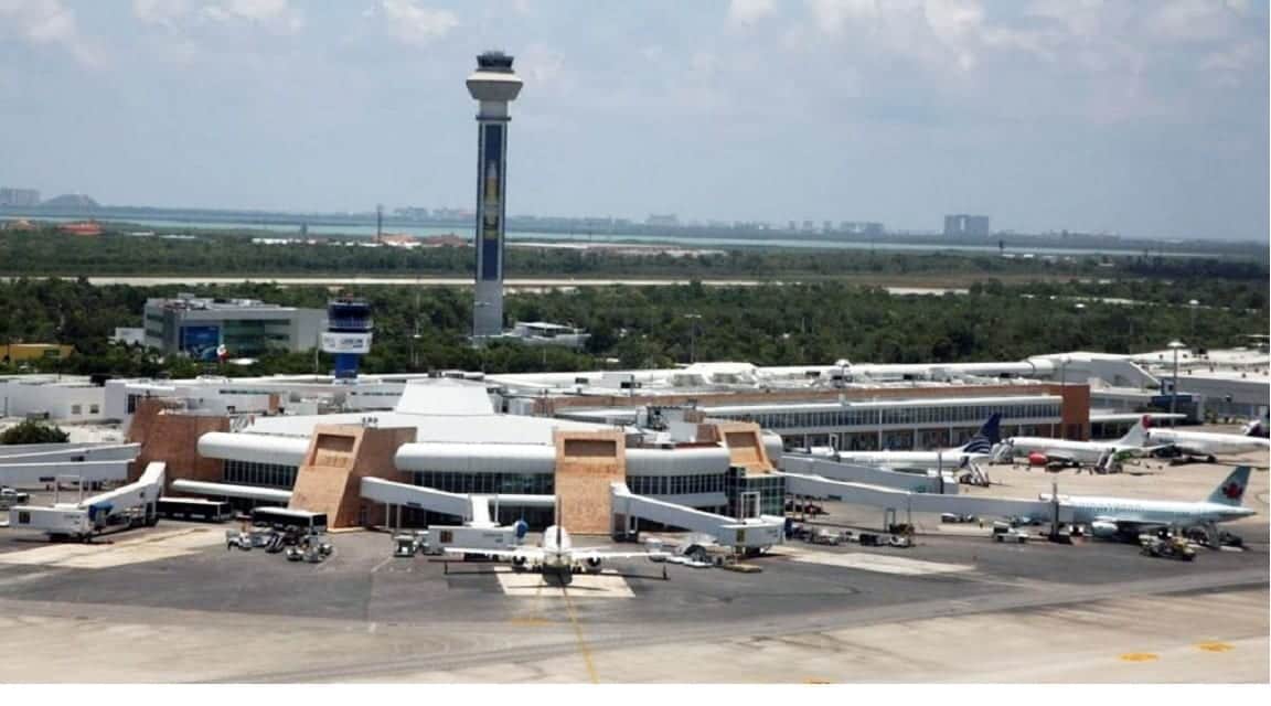 Grupo de 44 jóvenes argentinos se contagian de Covid-19 tras viajar a Cancún