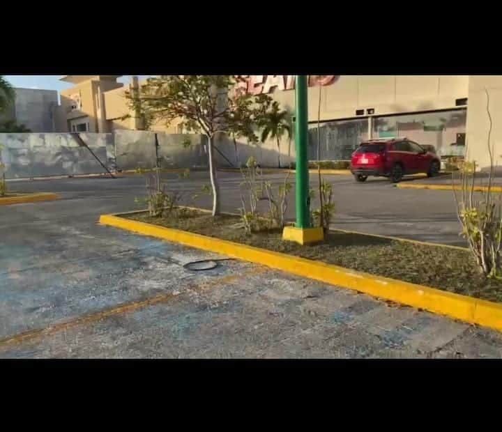 VIDEO: ¡Cuidado playenses! Estacionamiento de Plaza las Américas es foco de cristalazos a vehículos