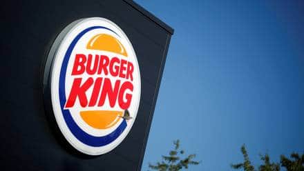 KFC contesta tuit misógino de Burger King