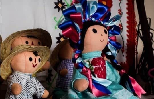 La muñeca otomí de trapo Lelé es la nueva embajadora de México ante el mundo