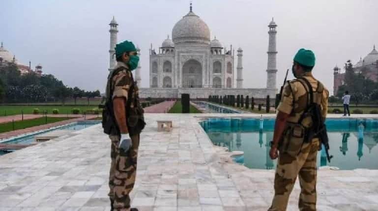 Evacuan Taj Mahal por amenaza de bomba