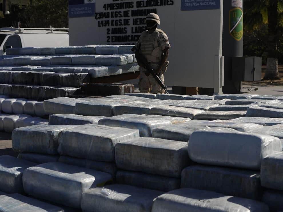 Texas le pide a Biden que nombre 'terroristas' a los cárteles mexicanos