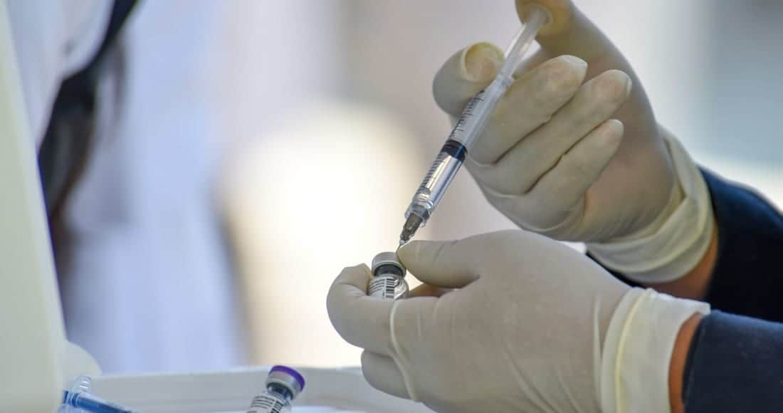 La historia de Camila, la niña de 12 años que logró que más de 80 adultos mayores fueran vacunados en Coahuila