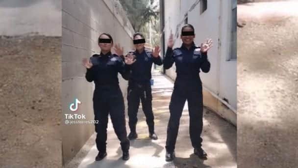 VIDEO: Policías de Michoacán graban Tik Tok en horario de trabajo