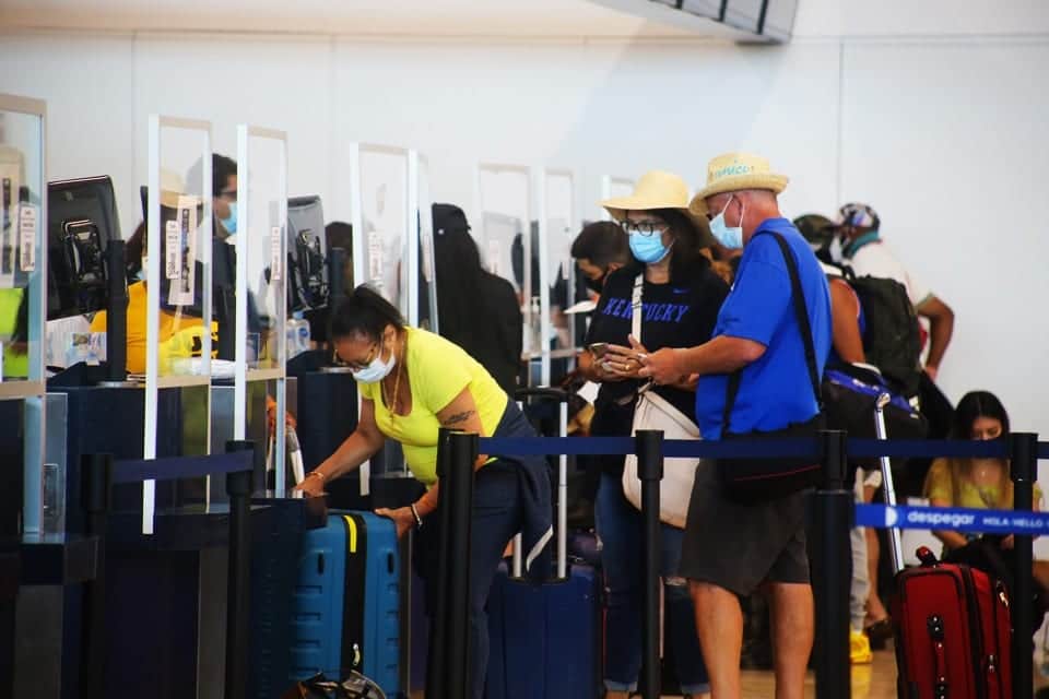 Aeropuerto de Cancún, cerca de los 450 vuelos este jueves