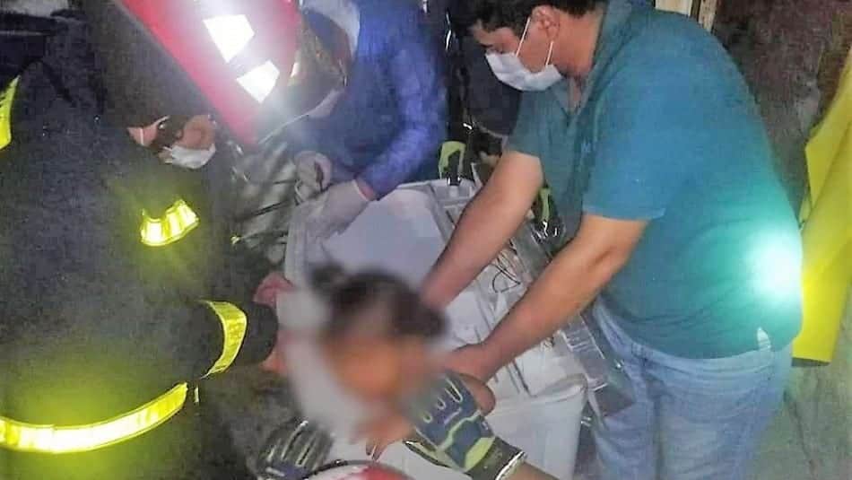 Niña de 3 años se mete a una lavadora y se atasca, llamaron a los bomberos para sacarla