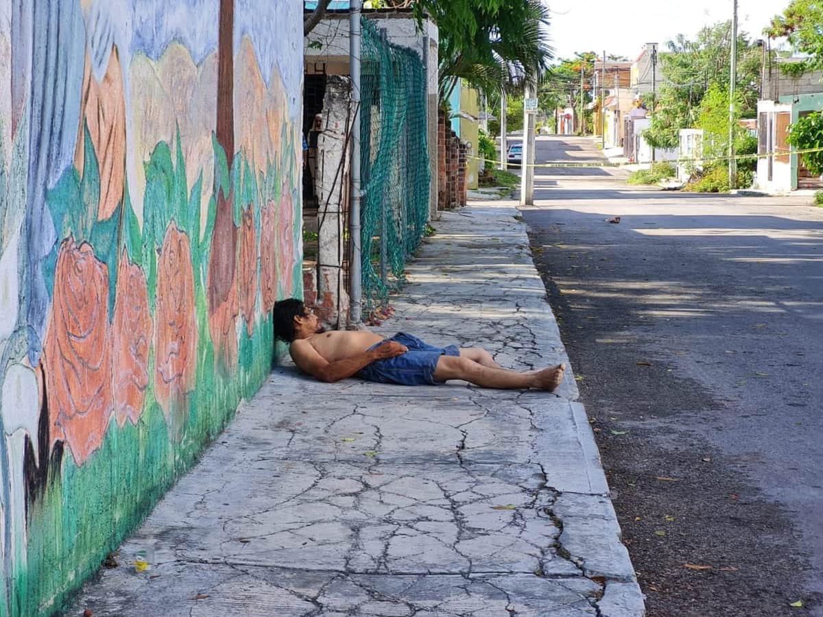 Fallece indigente a espaldas de iglesia en Cancún