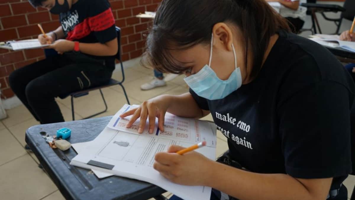 Más de 17 mil jóvenes quintanarroenses tienen espacios garantizados para estudiar el bachillerato