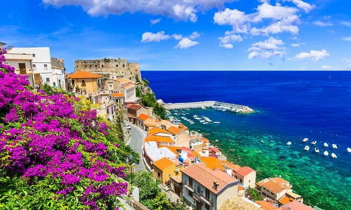 Italia te paga 33 mil dólares para que te mudes a sus playas