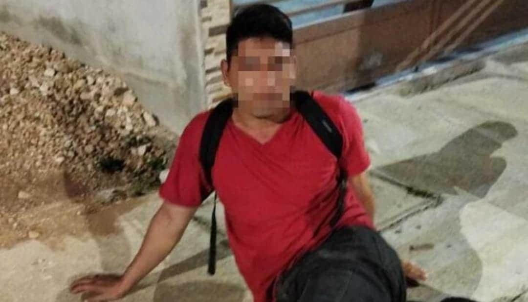 Sujeto asalta a taxista en Playa del Carmen; otros choferes lo detuvieron