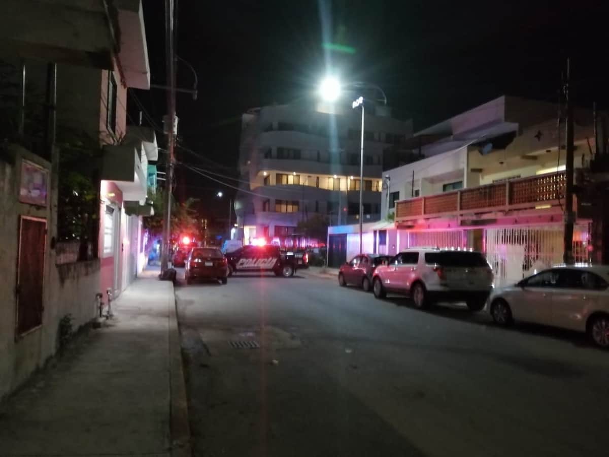 Balean tienda de abarrotes por supuesto cobro de derecho de piso, en Playa del Carmen