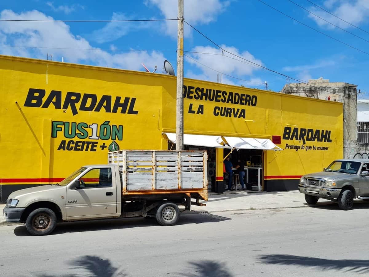 Grupo armado asalta dos comercios en Cancún
