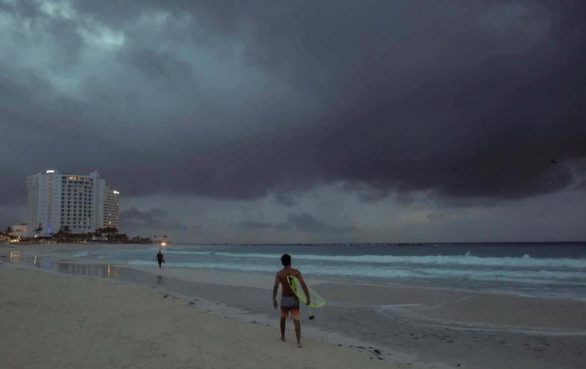 'Elsa' se degrada a Tormenta Tropical mientras sigue su paso por el Caribe