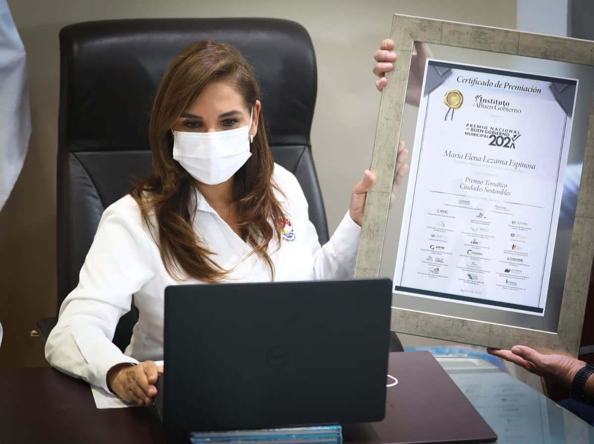 Benito Juárez recibe Premio Nacional al Buen Gobierno