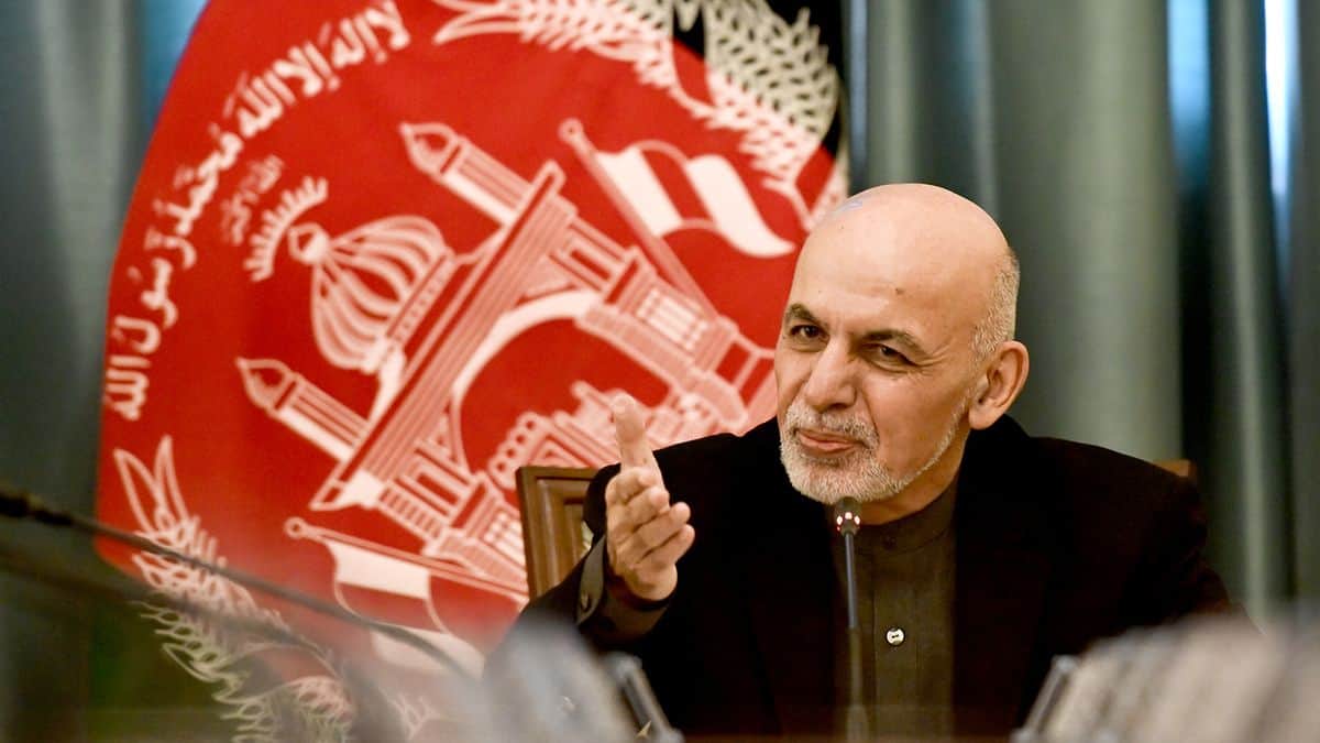 Presidente de Afganistán huye del país tras llegada de talibanes a Kabul