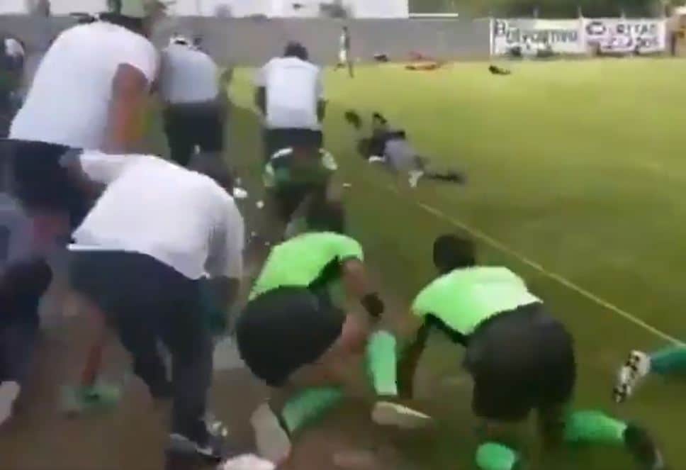 VIDEO: Tragedia en partido de fútbol, mueren tres en balacera en León