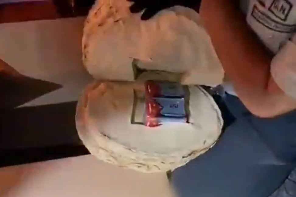 ¡Casi nada! Encuentran 400 cartuchos útiles escondidos entre tlayudas y pan artesanal