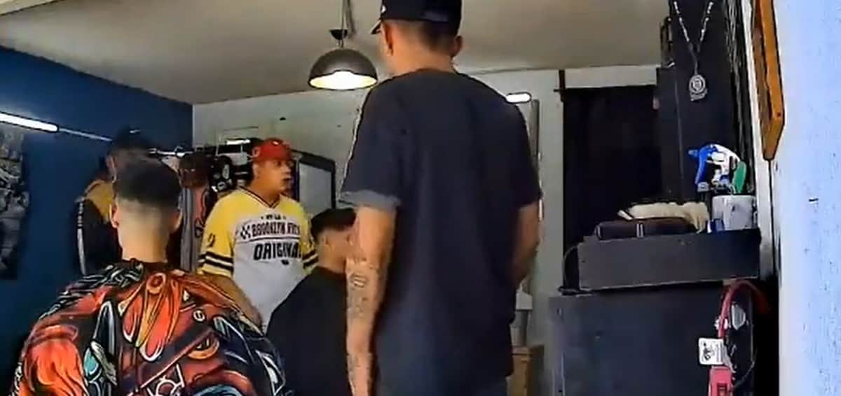 Joven asalta barbería por tercera vez y dice "otra vez yo"