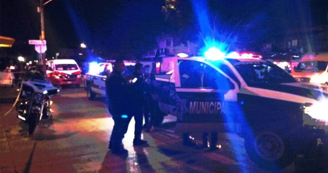 Matan a niña y a escolta de su padre en balacera en centro comercial