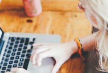 ¿Cómo consultar y tramitar la CURP en línea?