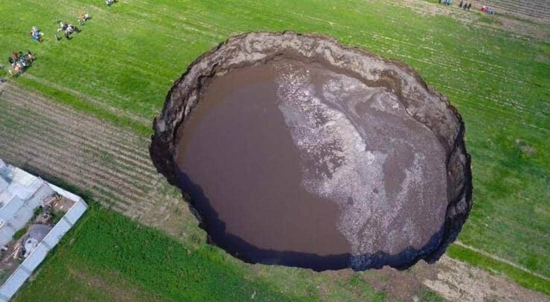 Factores naturales y extracción de agua, causas del socavón de Puebla