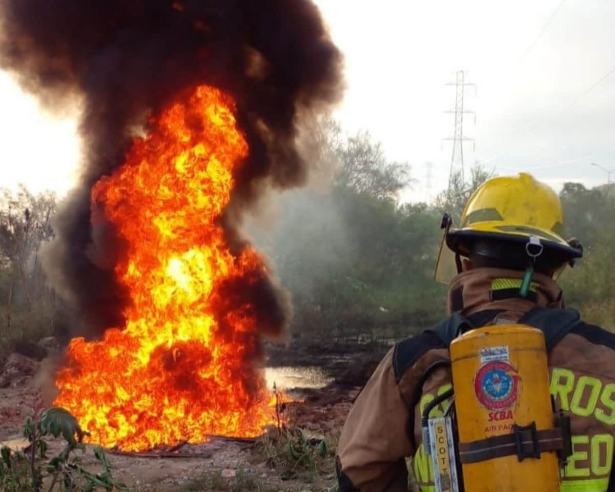Ducto de Pemex se incendia en Apodaca, hay una persona gravemente herida