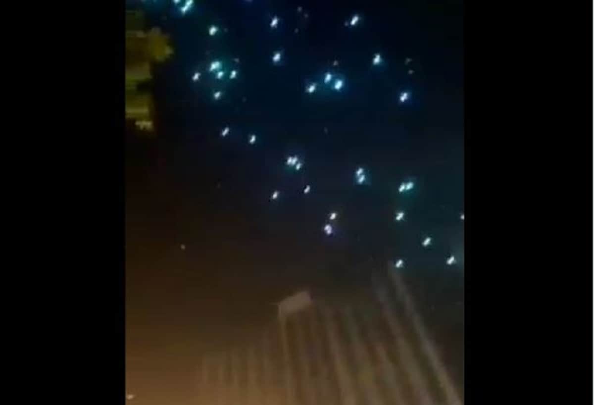 VIDEO: "Llueven" drones en centro comercial de China