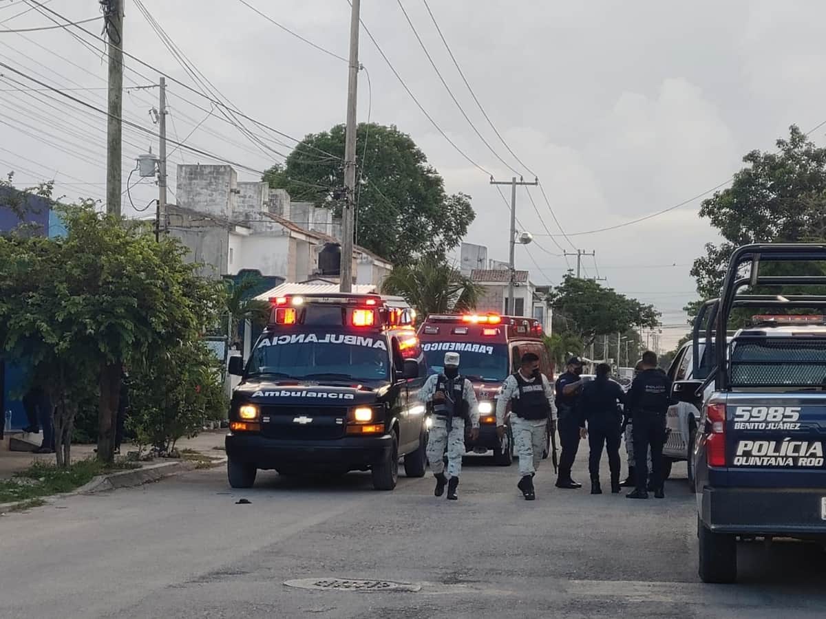 Balean a pareja en la Región 211 de Cancún