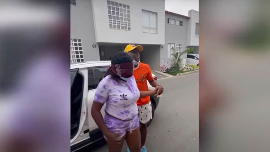 VIDEO: Joven le regala una casa a su madre y se vuelve viral, 'para la mejor mamá'