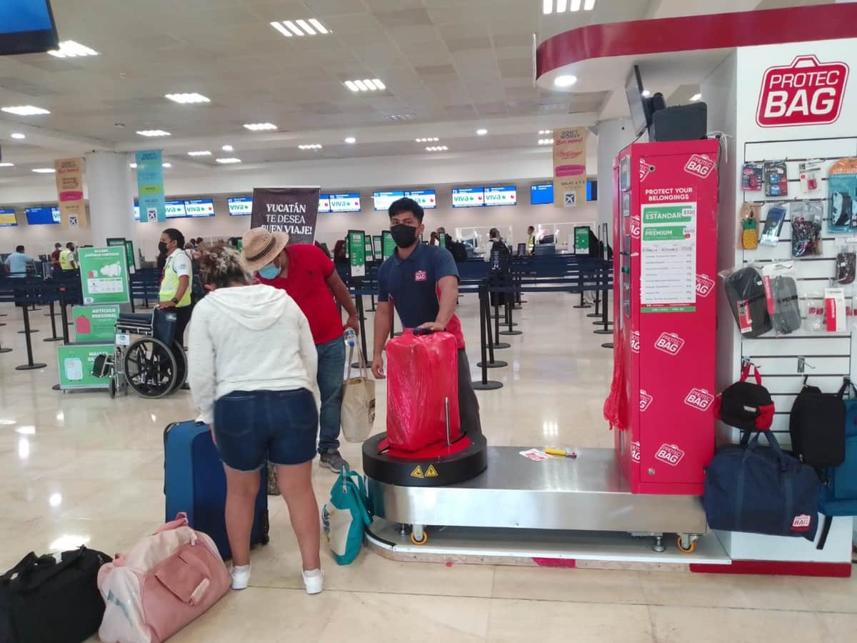 Diputada del PRI denuncia que retienen a venezolanos en el aeropuerto de Cancún
