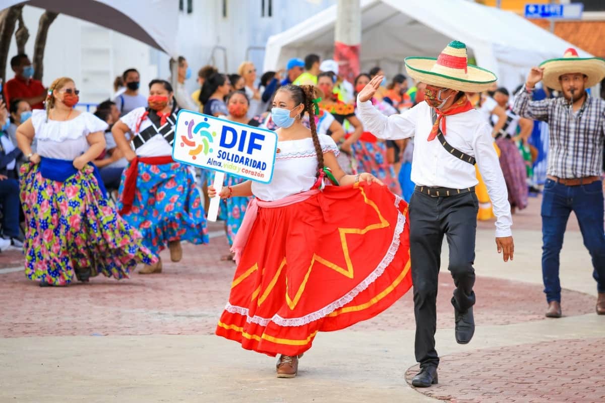 Gobierno de Solidaridad conmemora el CXI Aniversario de la Revolución mexicana