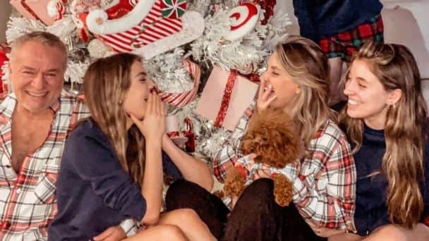 Reaparece la 'Gaviota' con su ex en postal navideña