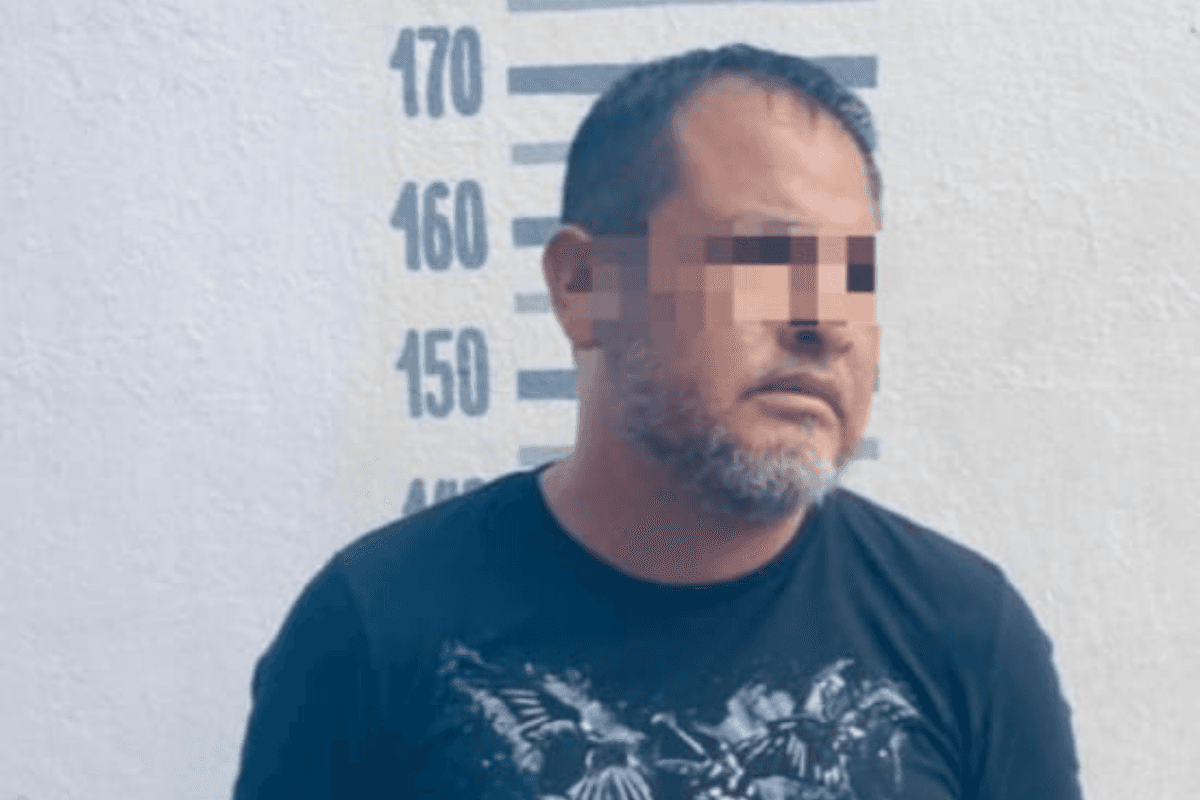 Detienen a sujeto por hacerse pasar por policía en Playa del Carmen
