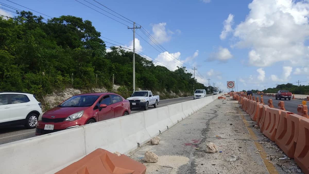 Verifican agrietamientos en carretera federal Playa del Carmen-Puerto Morelos