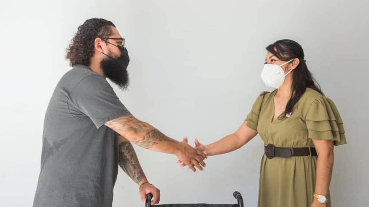 Entrega DIF Tulum insumos a personas con problemas de movilidad