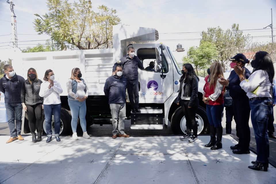 Después de una década, Coyoacán renueva camiones de servicios