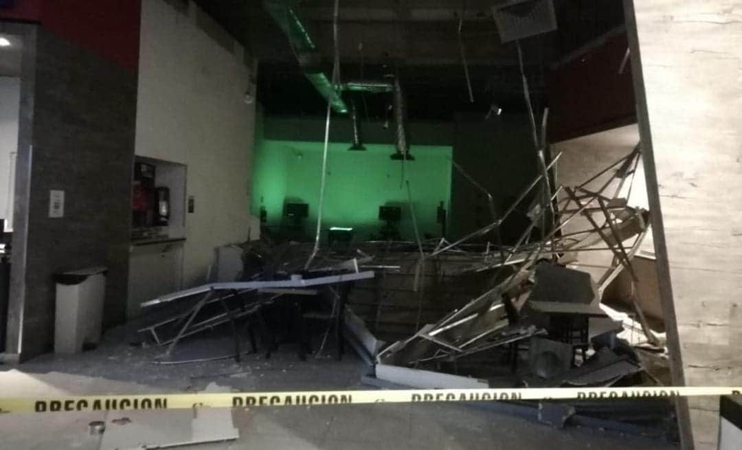 Video: Se desploma el techo de un Cinemex en Puebla
