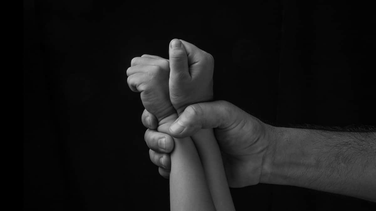 En Saltillo, una niña fue abusada sexualmente por su abuelo, padrastro y dos primos