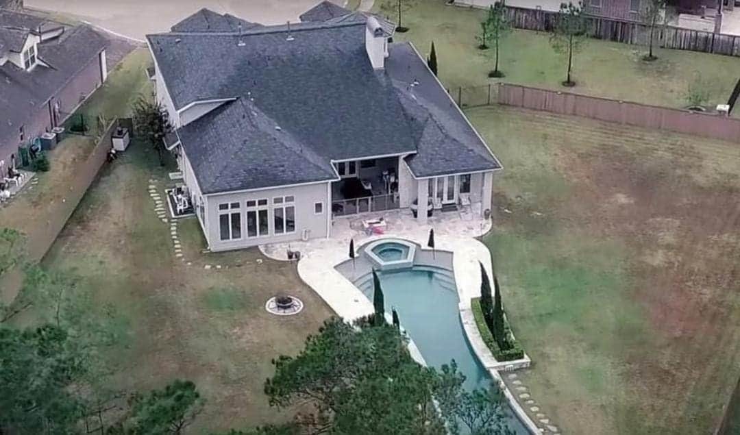 Descarta conflicto de interés por casa de Houston la investigación de Baker Hughes