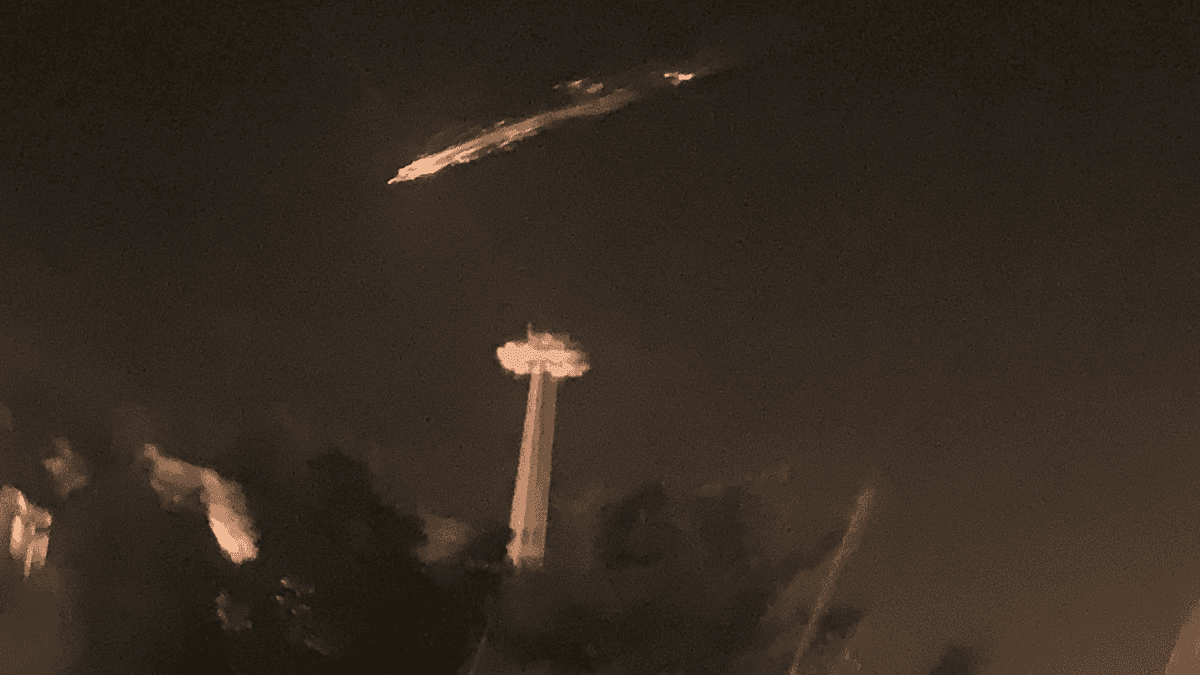 VIDEO: Habitantes de Sinaloa y BC graban “meteorito” que cae cerca de ellos