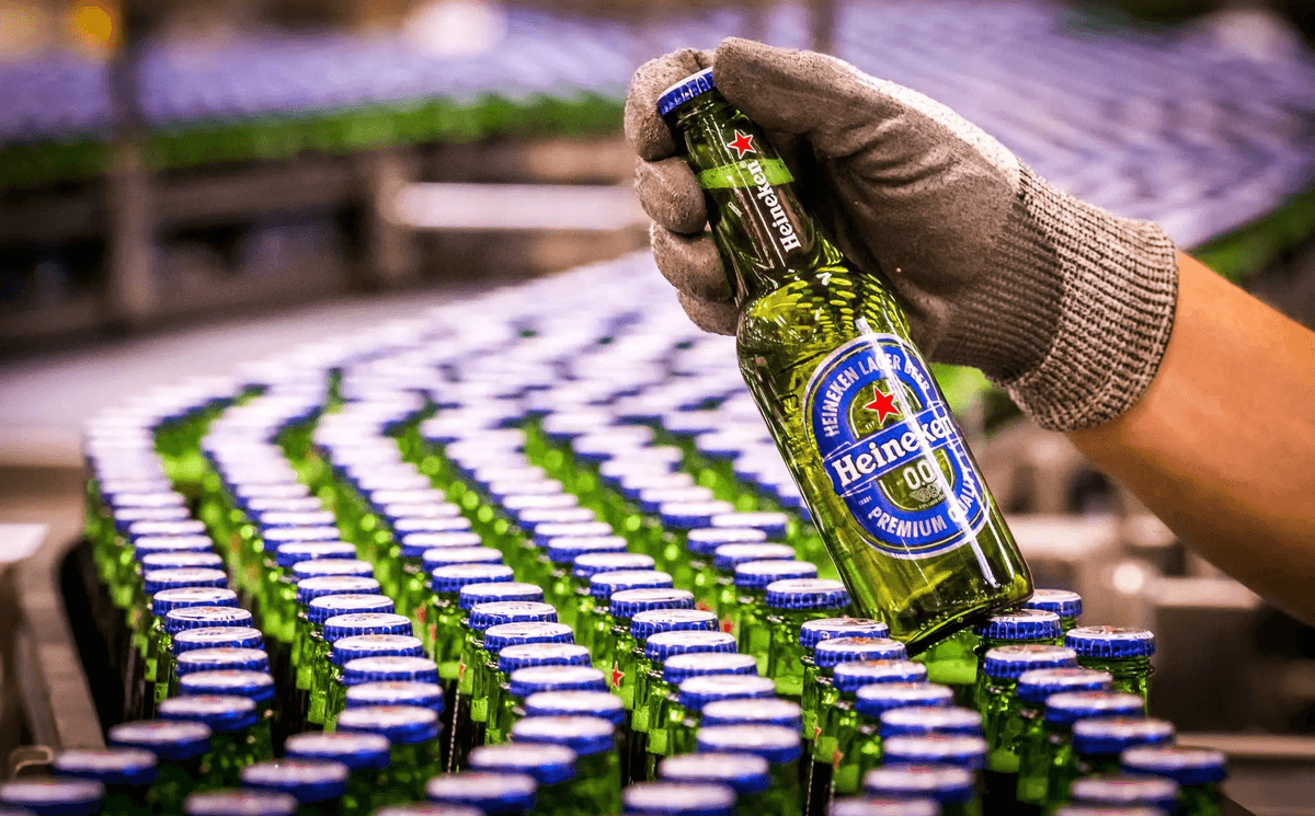 Heineken: Otra de las empresas que abandona Rusia