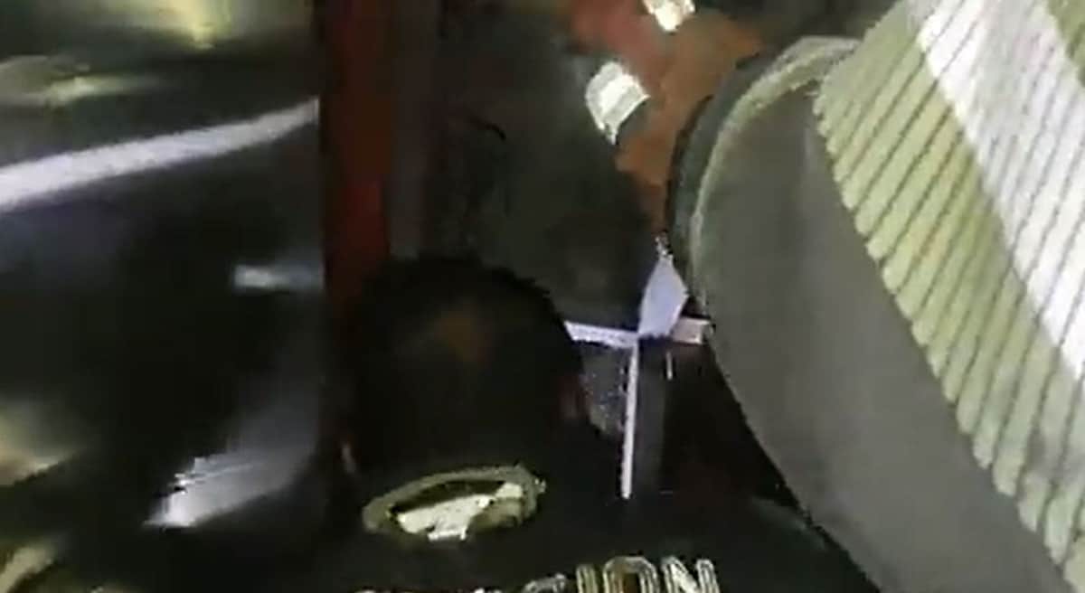 VIDEO: Ladrón queda atrapado en ducto de aire intentando robar un Oxxo