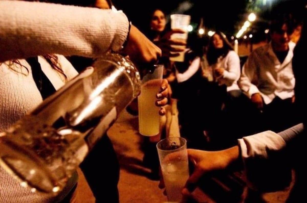 Aumentó en Cancún ingesta de alcohol en jóvenes después de la pandemia, advierten