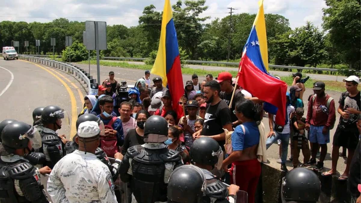 Guardia Nacional cierra el paso a caravana de migrantes en Chiapas